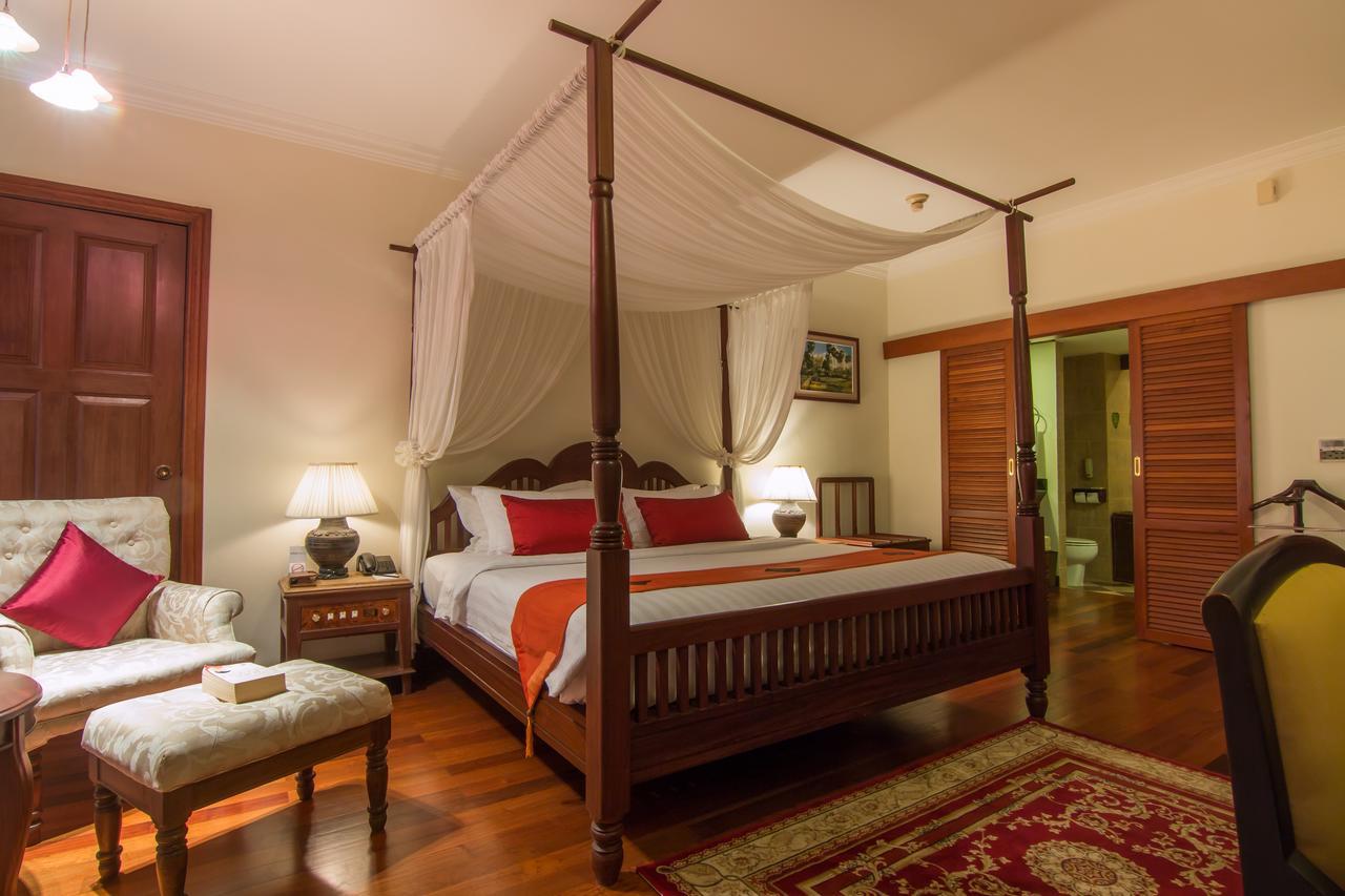พาเลซ เรสซิเดนซ์ แอนด์ วิลลา Hotel เสียมราฐ ภายนอก รูปภาพ