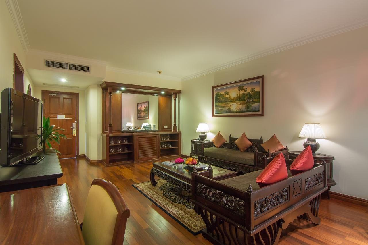 พาเลซ เรสซิเดนซ์ แอนด์ วิลลา Hotel เสียมราฐ ภายนอก รูปภาพ